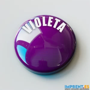 Botón redondo de color violeta brillante