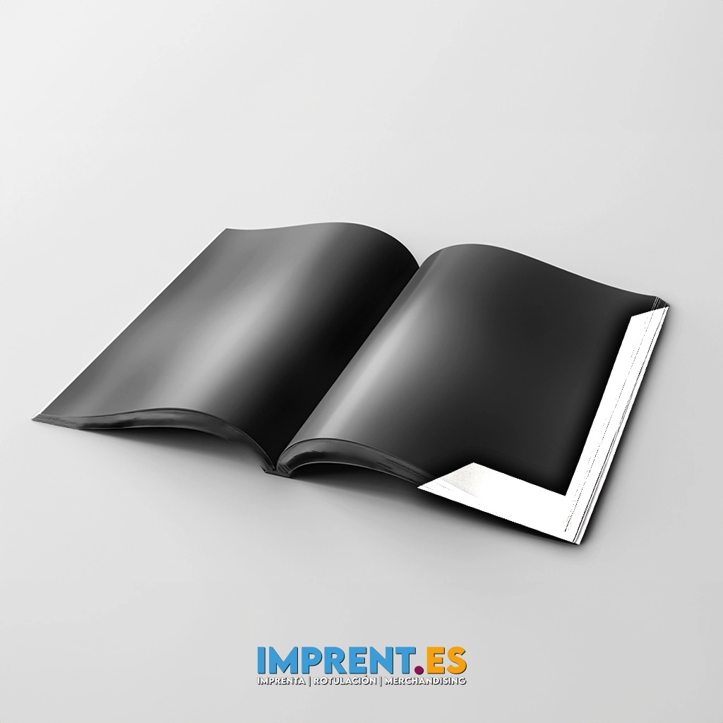 ¡Personaliza tu carpeta profesional con nuestra impresión personalizada! 🌟 Con solapa pegada negra y páginas blancas, esta carpeta es perfecta para destacar tu marca o negocio. Elige un fondo gris claro para un toque elegante y profesional, y asegúrate de que los bordes estén limpios y perfectos. ¡Haz que tu carpeta se destaque con tu propio diseño personalizado! #ImpresiónPersonalizada #CarpetaProfesional #MarcaTuNegocio