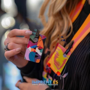 ¡Personaliza tu estilo con nuestras acreditaciones y camisetas únicas! 🎨👕 Convierte tu insignia en una obra de arte con colores vibrantes y patrones que reflejen tu personalidad. 🌟 Ya sea para eventos, conferencias o simplemente para lucir con estilo, nuestras acreditaciones y camisetas personalizadas son la opción perfecta. ¡Explora nuestras opciones y crea tu diseño único hoy! #AcreditacionesPersonalizadas #CamisetasPersonalizadas #EstiloÚnico