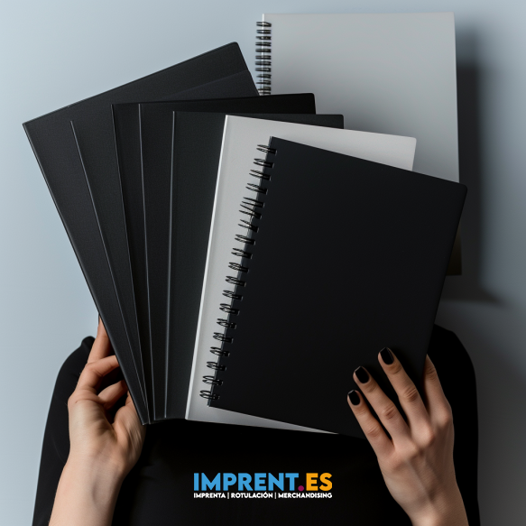 ¡Descubre la elegancia en cada página con nuestros cuadernos de espiral personalizados! 📚✨ Con nuestra imprenta especializada, podrás crear tus propios diseños únicos y personalizados para plasmar tus ideas en papel. 🎨🖋️ Explora nuestras opciones de tamaños, colores y materiales para encontrar el cuaderno perfecto que se adapte a tu estilo. ¡Haz que cada palabra cobre vida con nuestros cuadernos de espiral personalizados! #CuadernosPersonalizados #ImprentaCreativa #PapelConEstilo